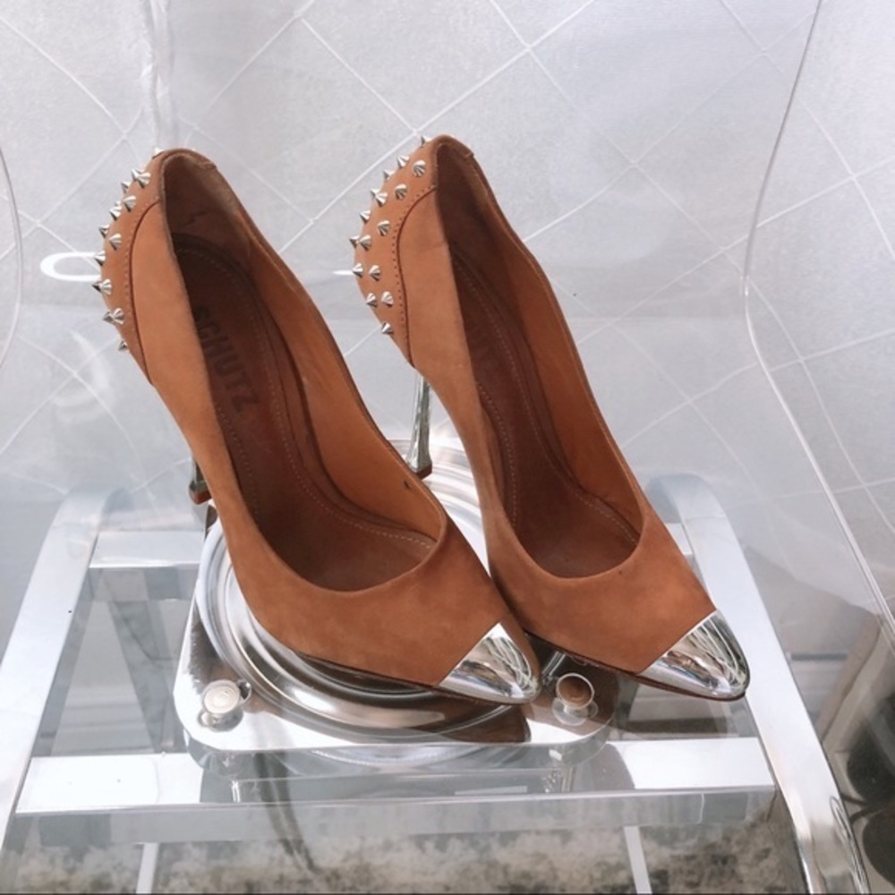 Size 4 —Brown spike skinny heel